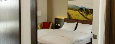 Unternehmen 4 Bild HOTEL ZUM DORFMEISTER WIRT Hotels am Weikersdorf Am Steinfelde 3