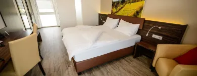 Unternehmen 10 Bild HOTEL ZUM DORFMEISTER WIRT Hotels am Weikersdorf Am Steinfelde 3