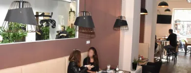Unternehmen 5 Bild I.N. ROTHEN HAARSTUDIO & KAFFEEBAR Kosmetiksalons am Wien 9