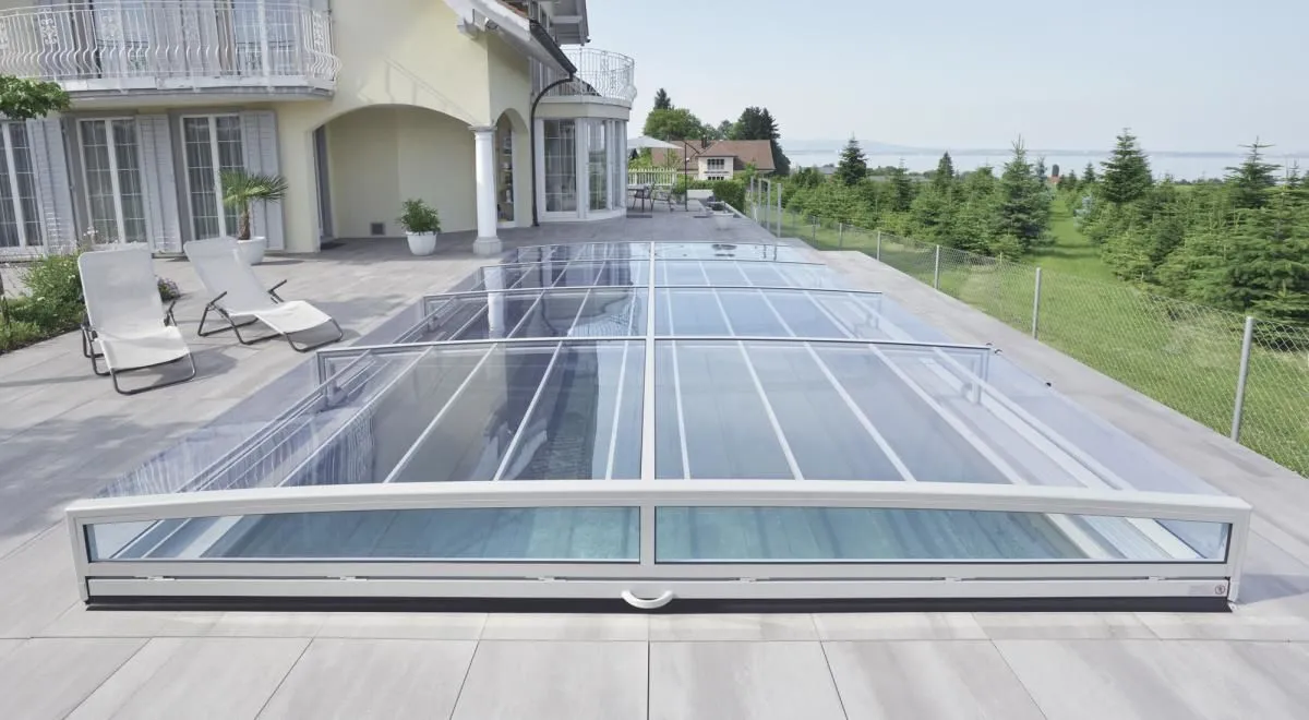 Unternehmen 3 Bild HG POOL