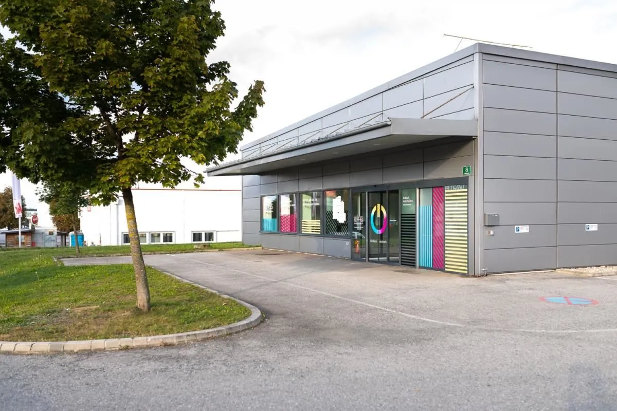 Unternehmen 4 Bild STROSS BÜROTECHNIK GMBH