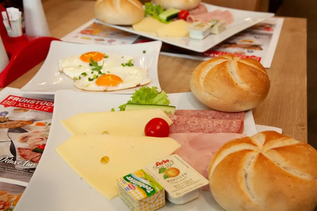 Unternehmen 17 Bild XXXLUTZ RESTAURANT IM EINRICHTUNGSHAUS UNTERWART