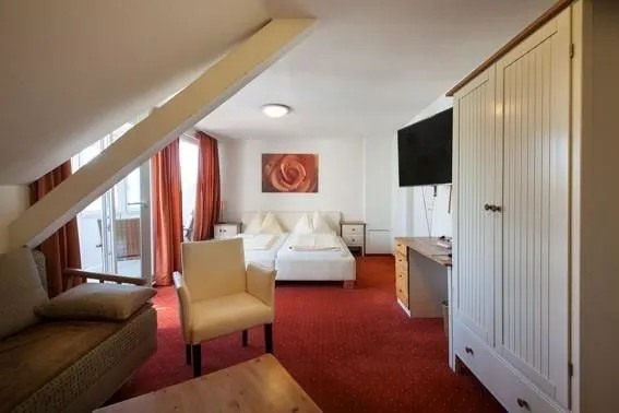 Unternehmen 5 Bild HOTEL LOKOMOTIVE - LEOPOLD KLINGLMÜLLER E.U.