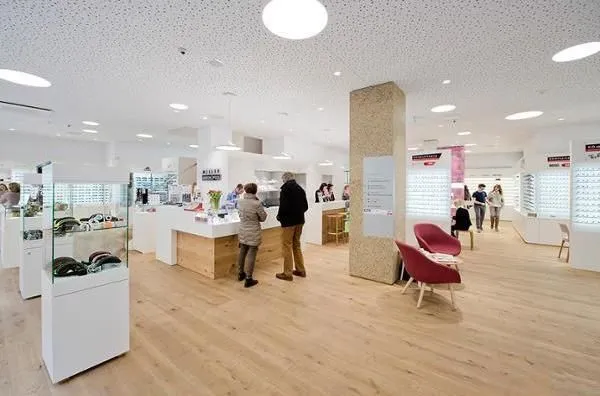 Unternehmen 1 Bild MILLER UNITED OPTICS - IHR OPTIKER & HÖRGERÄTEAKUSTIKER IN INNSBRUCK