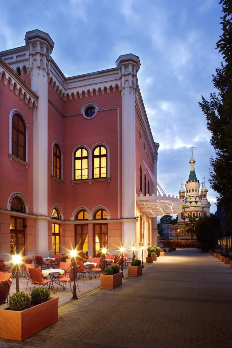 Unternehmen 4 Bild IMPERIAL RIDING SCHOOL RENAISSANCE VIENNA HOTEL