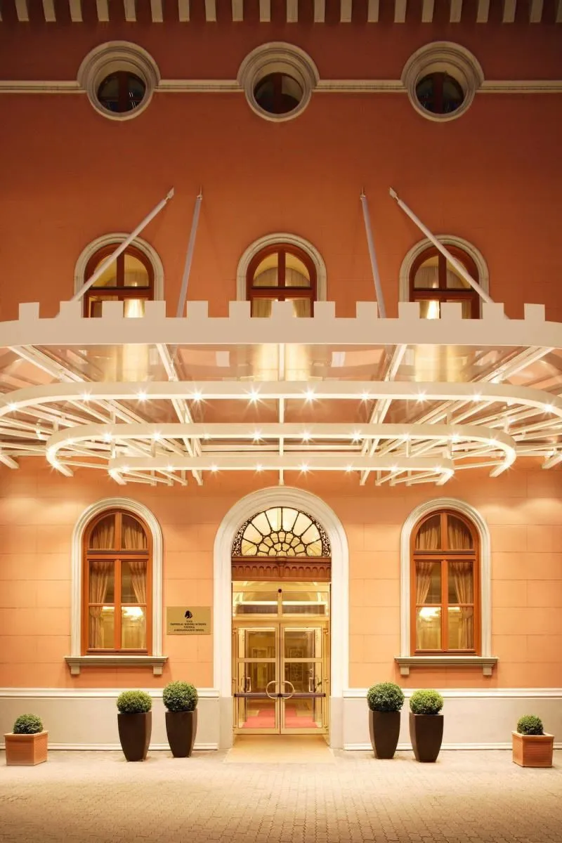 Unternehmen 7 Bild IMPERIAL RIDING SCHOOL RENAISSANCE VIENNA HOTEL